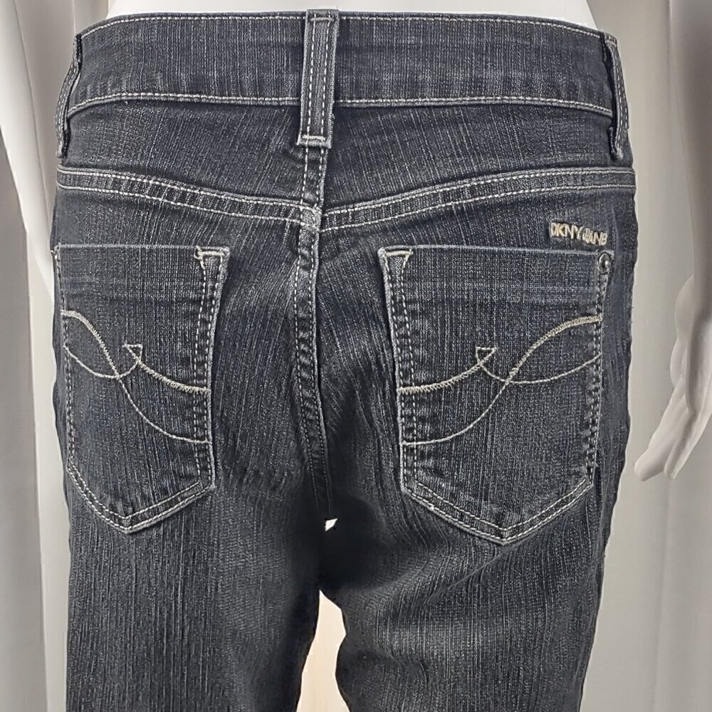 DKNY SOHO Women's Cotton Blend Five Pocket Wide Leg Blue Jeans Size 6S/C - Picture 4 of 11
